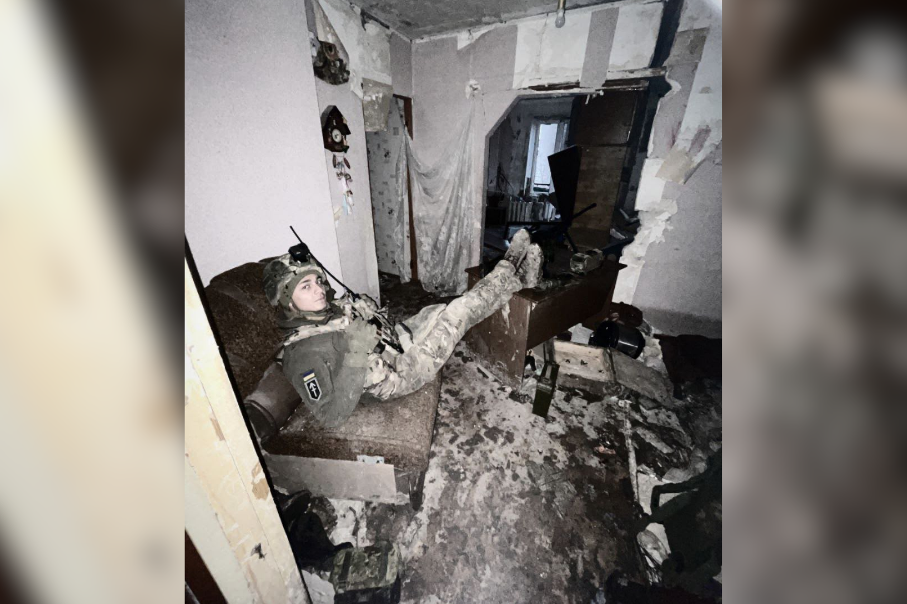 Купріянов згадує: під час боїв за Бахмут військовим доводилося пересуватися між зруйнованими приміщеннями й ховатися в підвалах