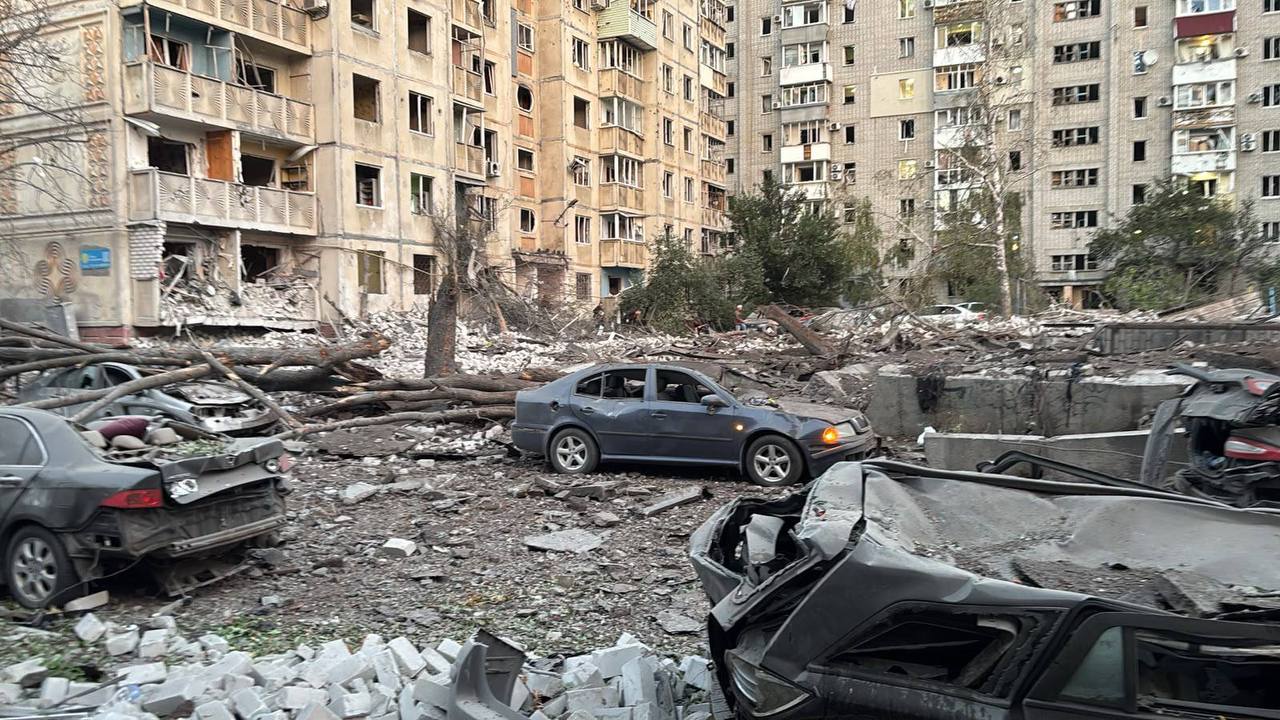 Полтавська ОВА показала руйнування після атаки на Кременчук (фото, відео) фото 2
