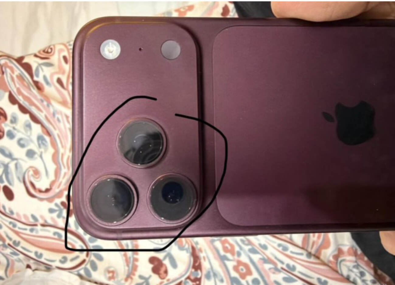 Новий iPhone 18 Pro почав втрачати колір: власники показали проблеми фото 1