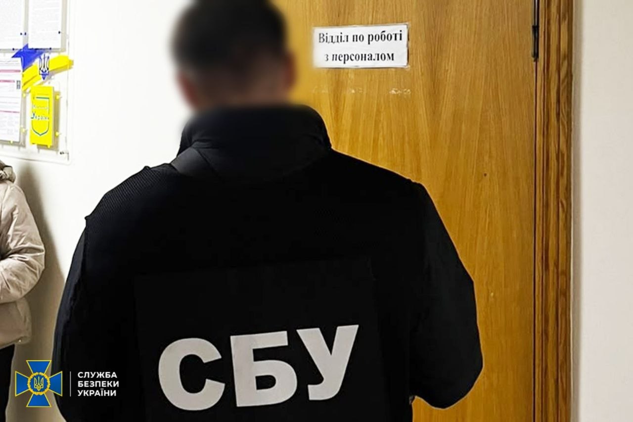 Відстрочка за $25 тис.: СБУ затримала високопосадовця Держмитслужби фото 1