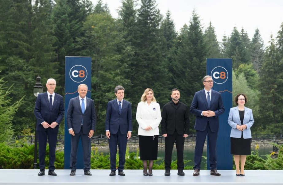Саміт «Карпатської вісімки» перетворився на «сімку» через демонстративну відмову Петера Мадяра взяти в ньому участь